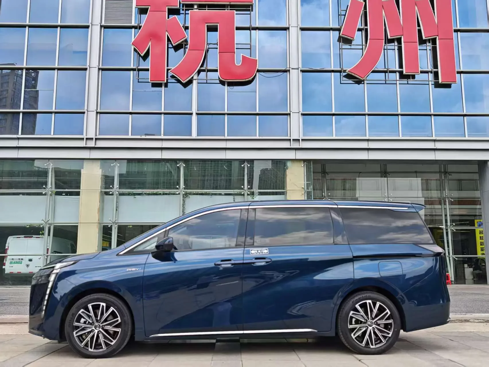 GAC Trumpchi E8 PHEV