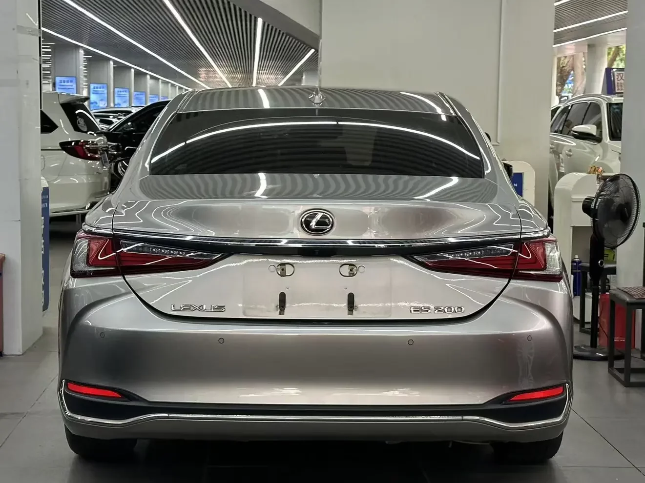 Lexus ES