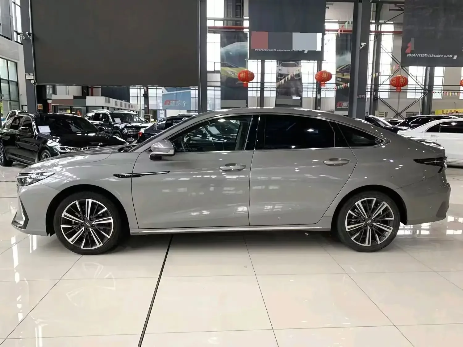 Chery Arrizo 8