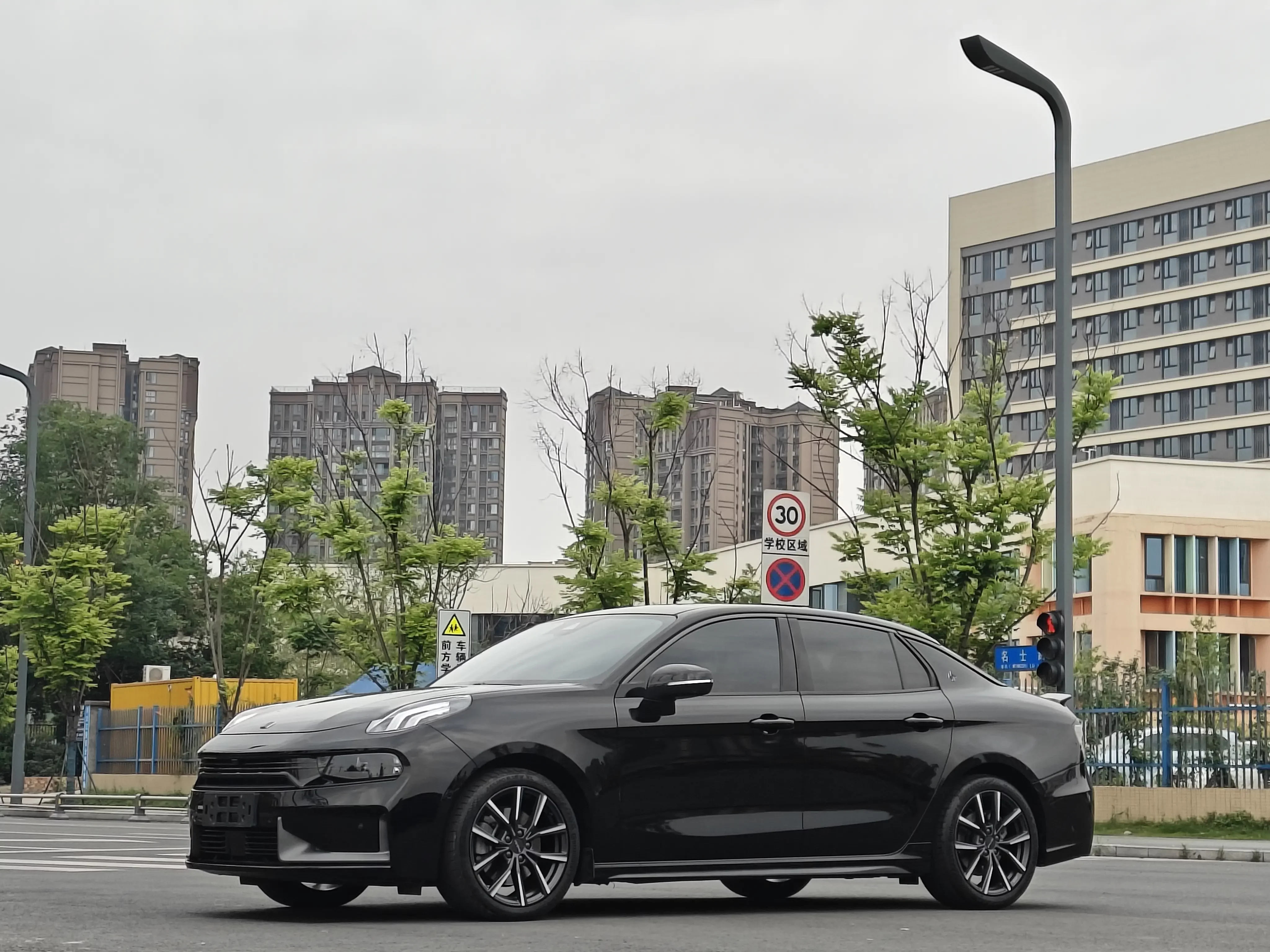 Lynk & Co 03