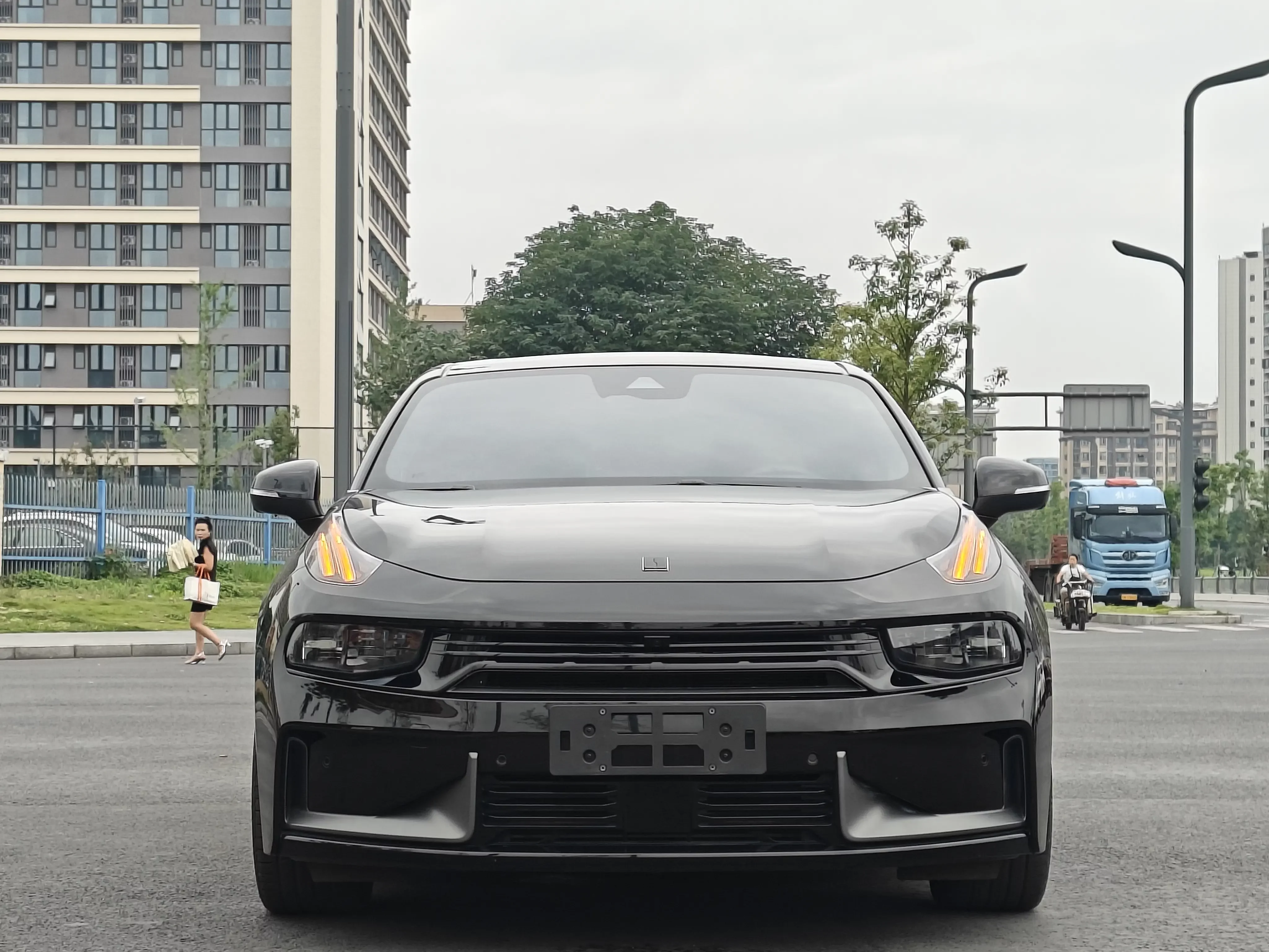 Lynk & Co 03
