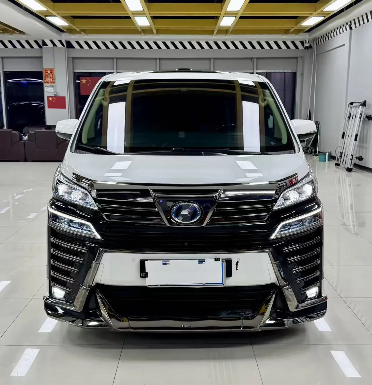 Toyota Crown Wellfire