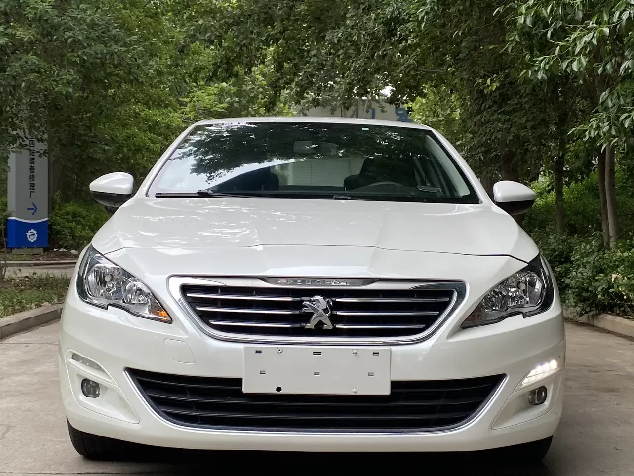 Peugeot 408