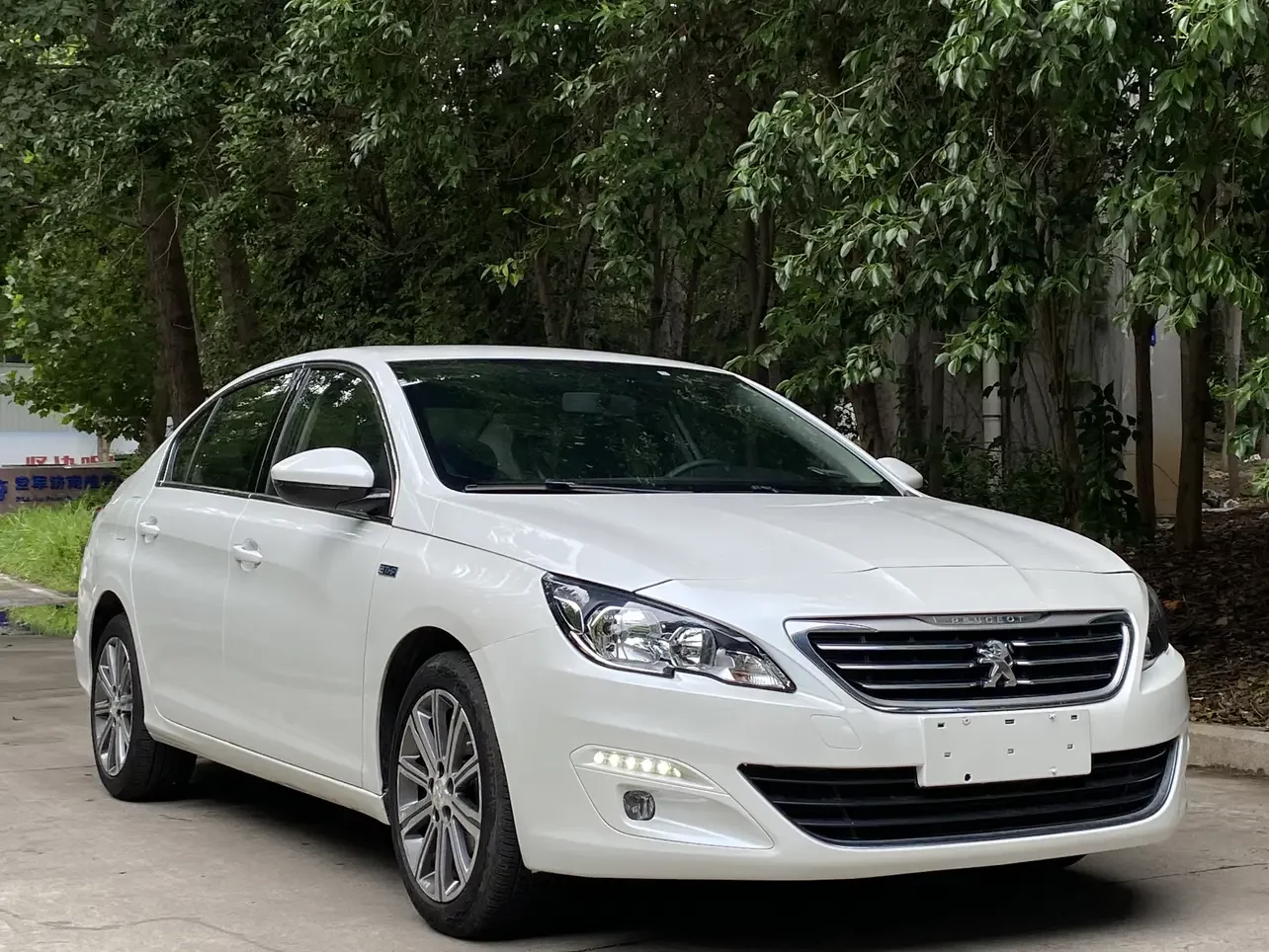 Peugeot 408
