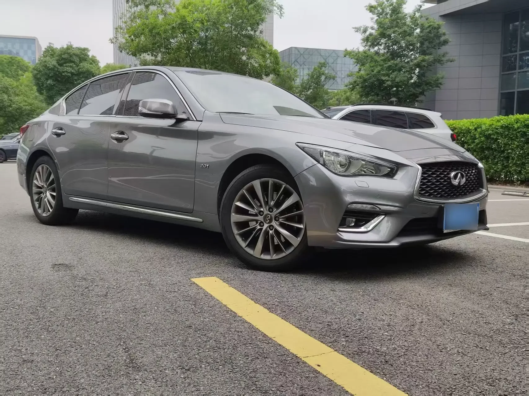 Infiniti Q50L