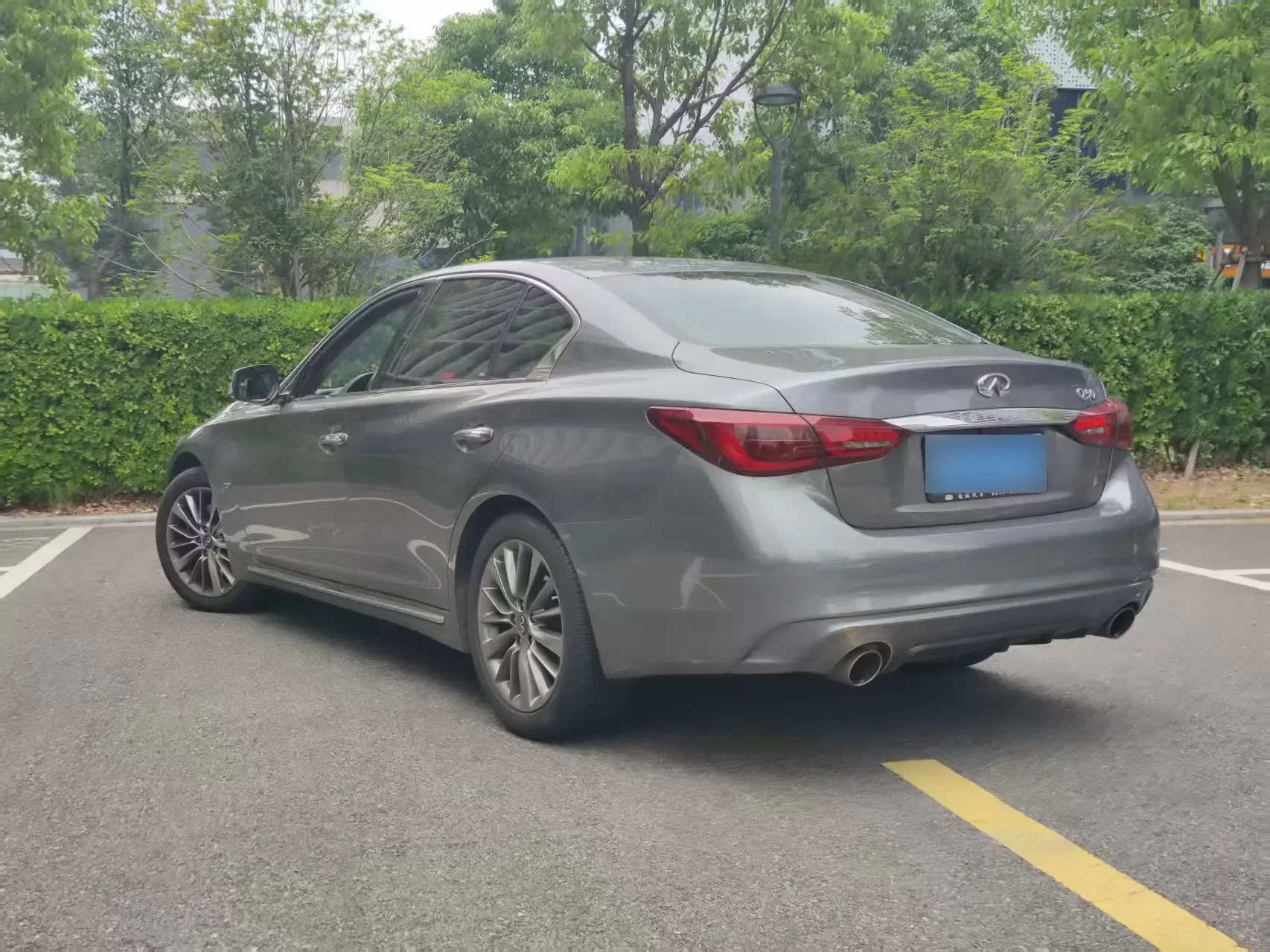 Infiniti Q50L