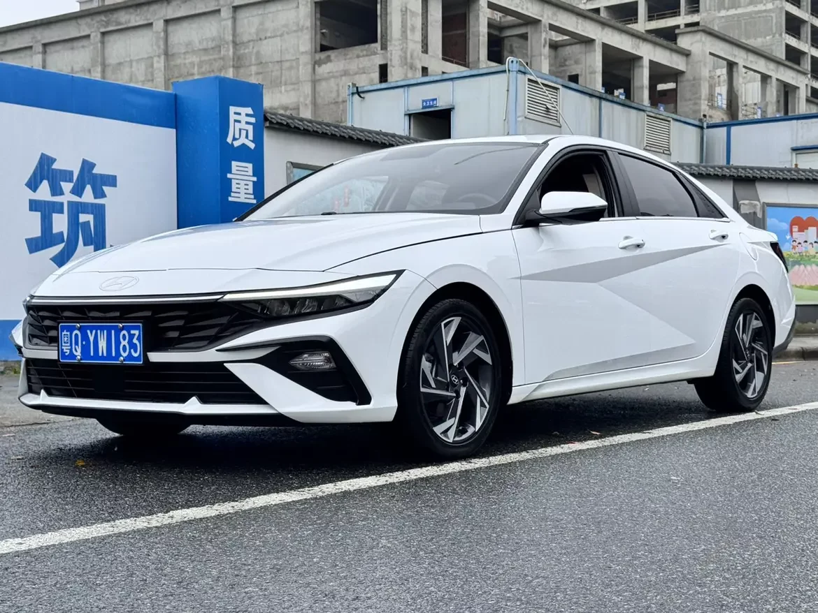 Hyundai Elantra