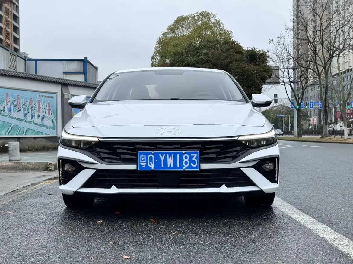 Hyundai Elantra