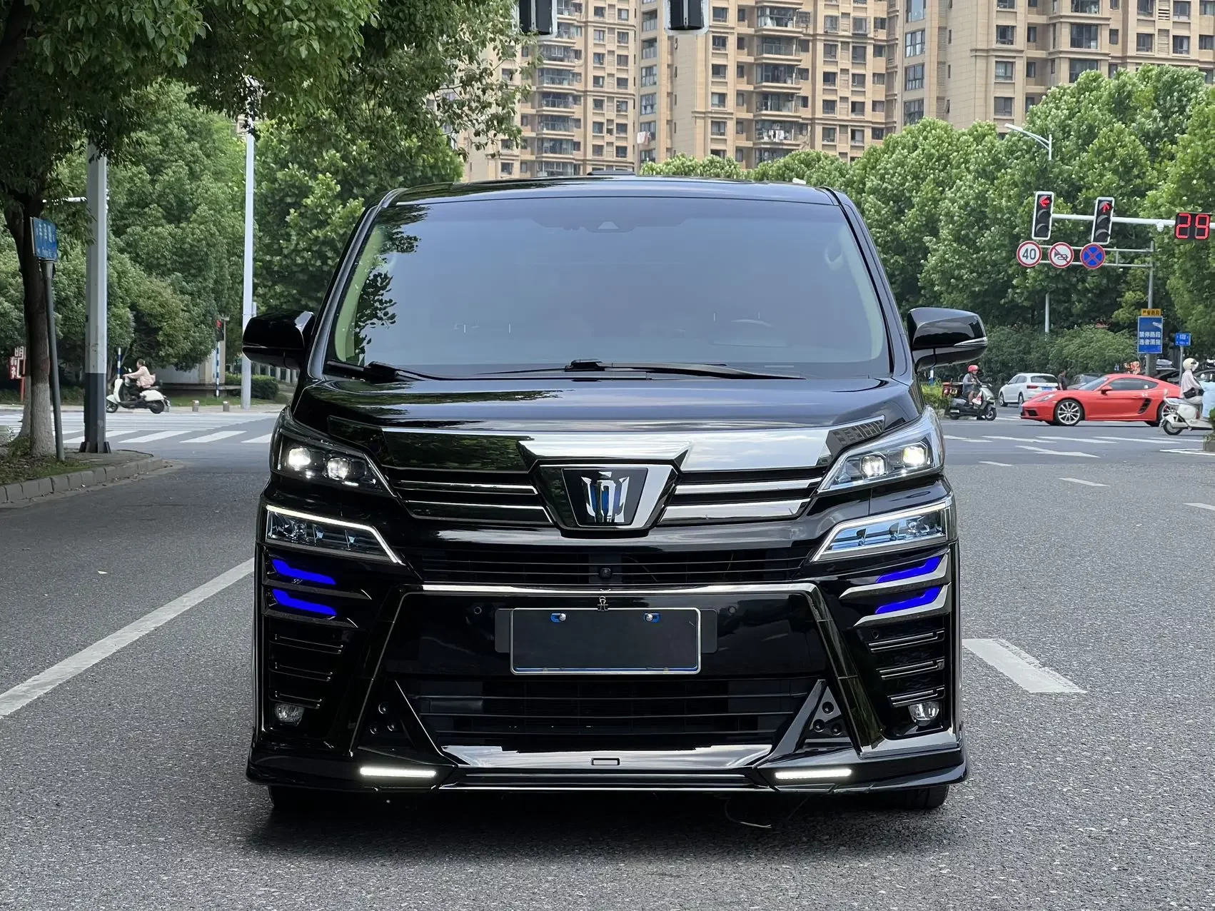 Toyota Crown Wellfire