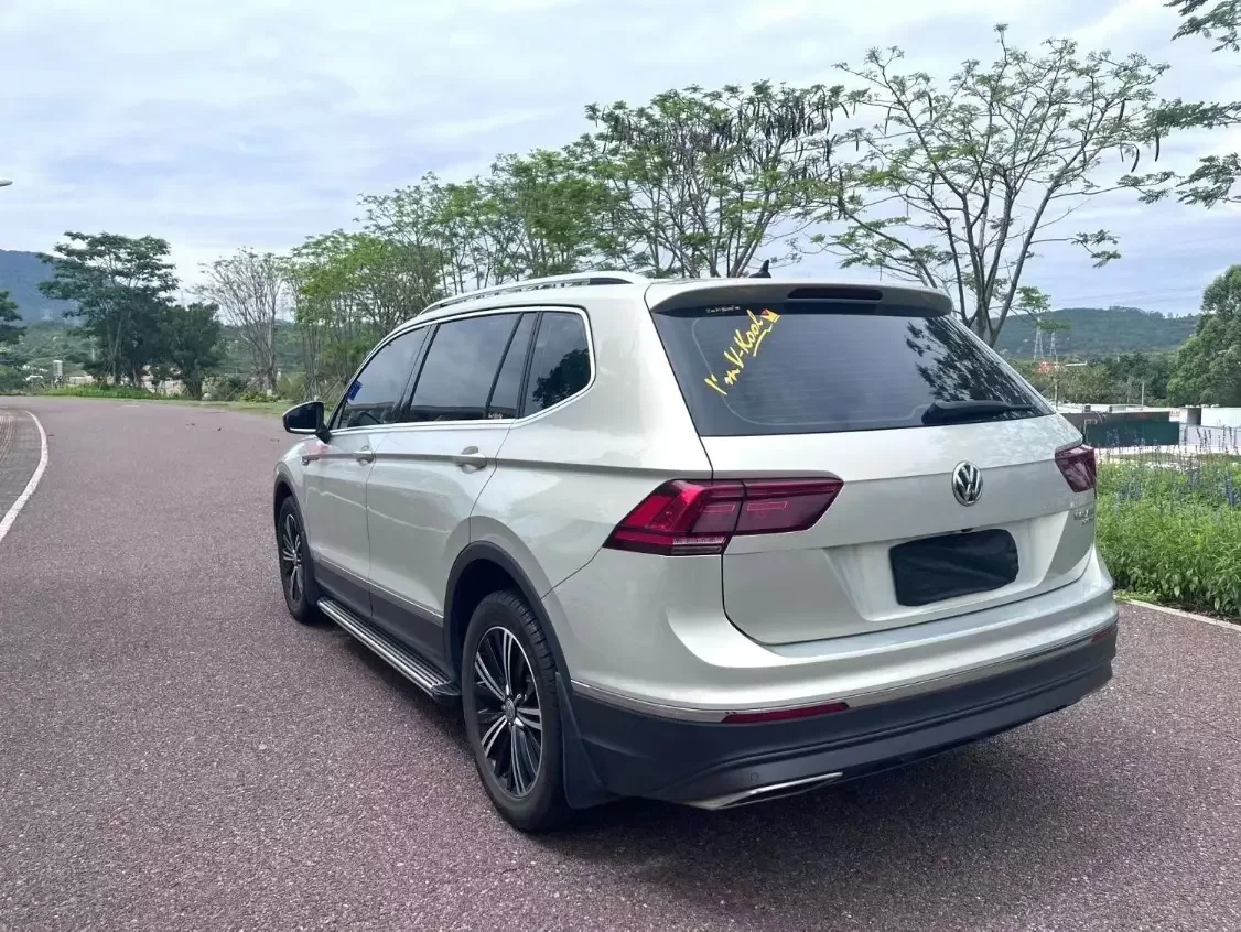 Volkswagen Tiguan L