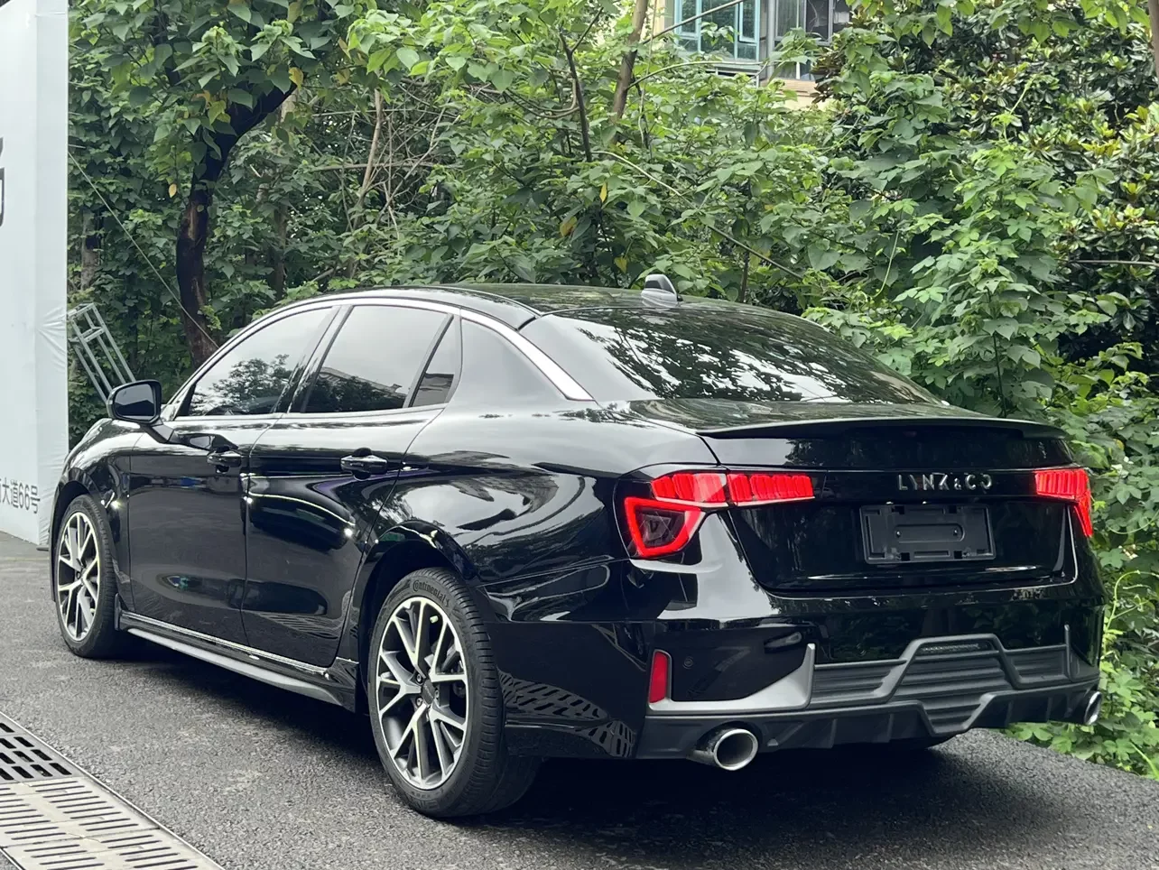 Lynk & Co 03