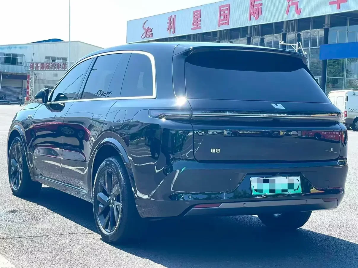 Lixiang L8
