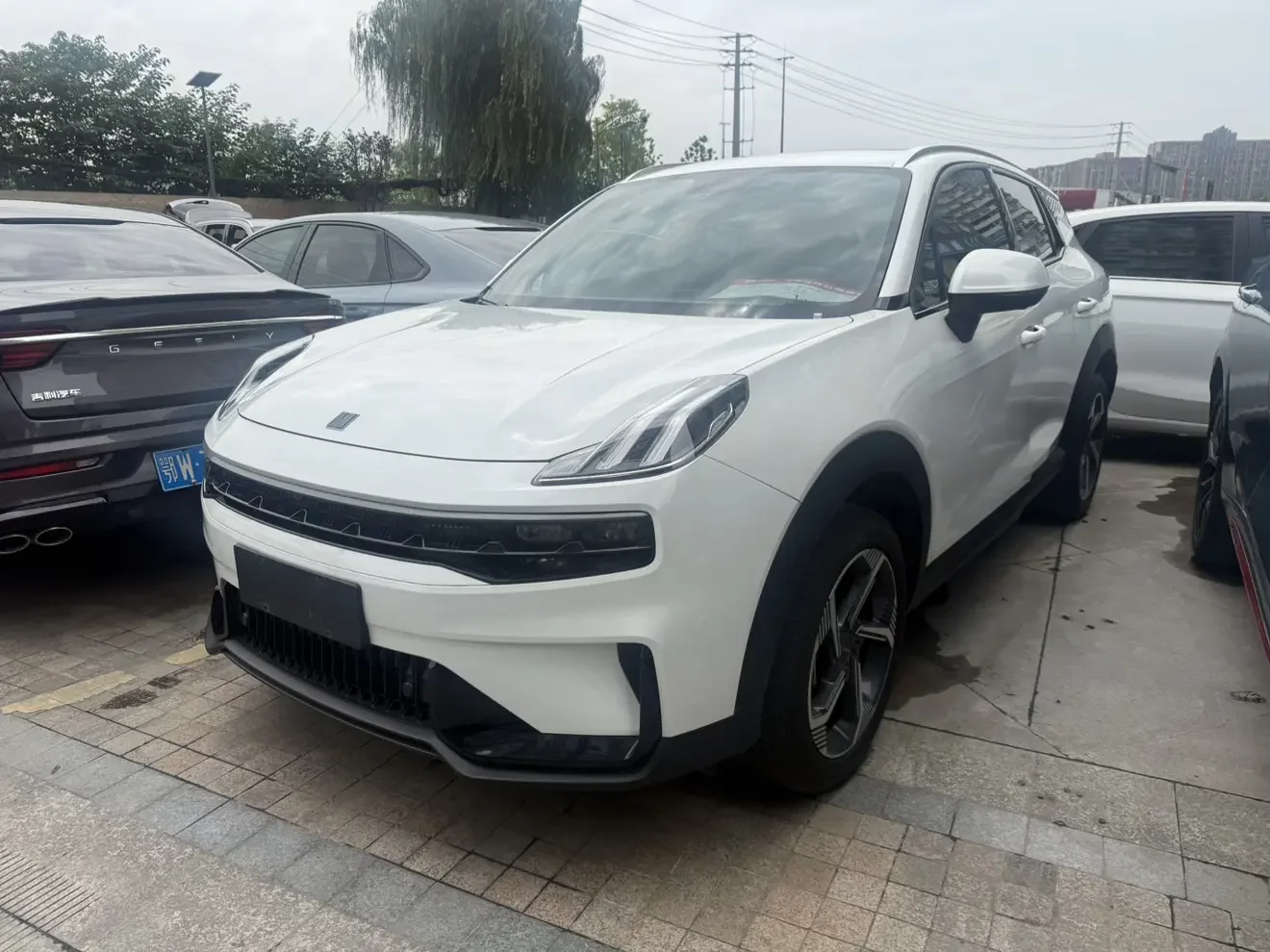 Lynk & Co 06