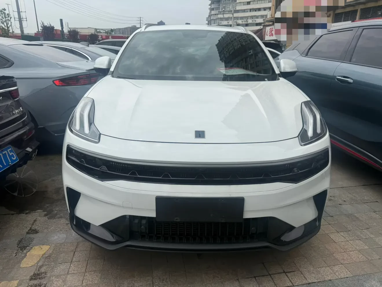 Lynk & Co 06