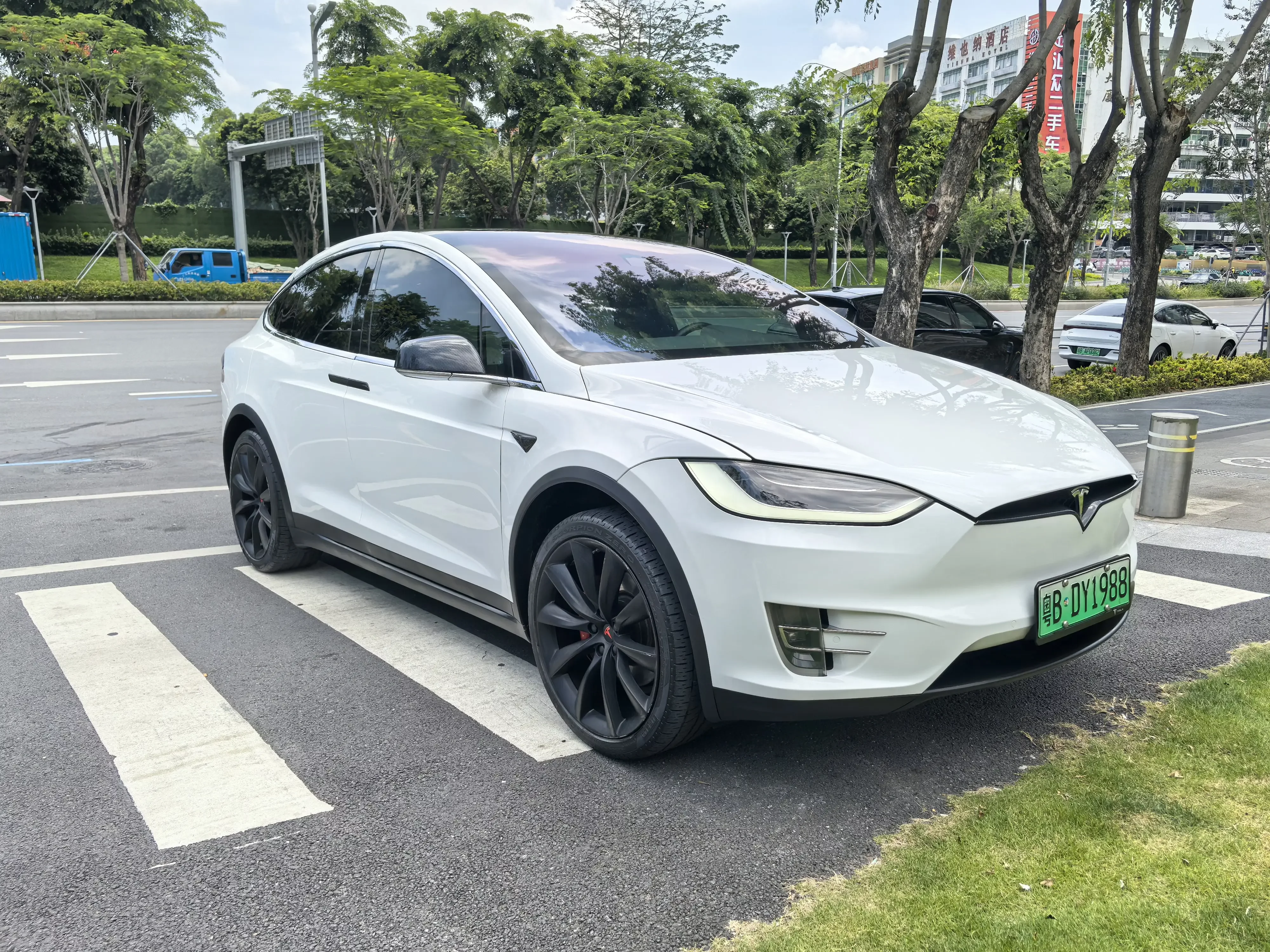 Tesla Model X