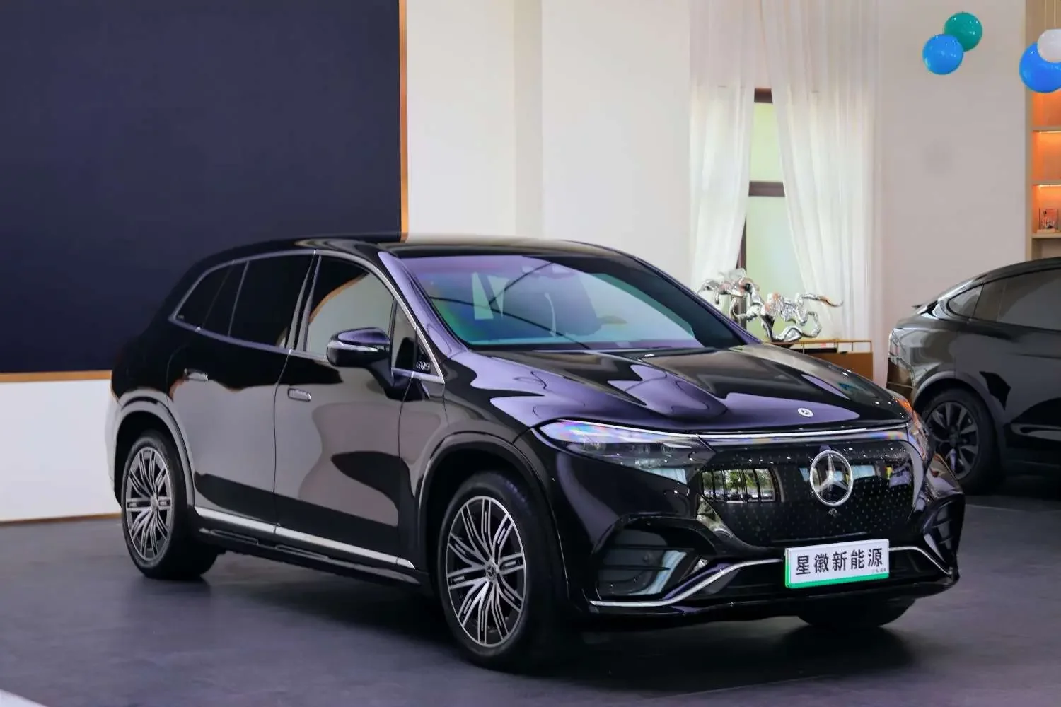 Mercedes-Benz EQS SUV