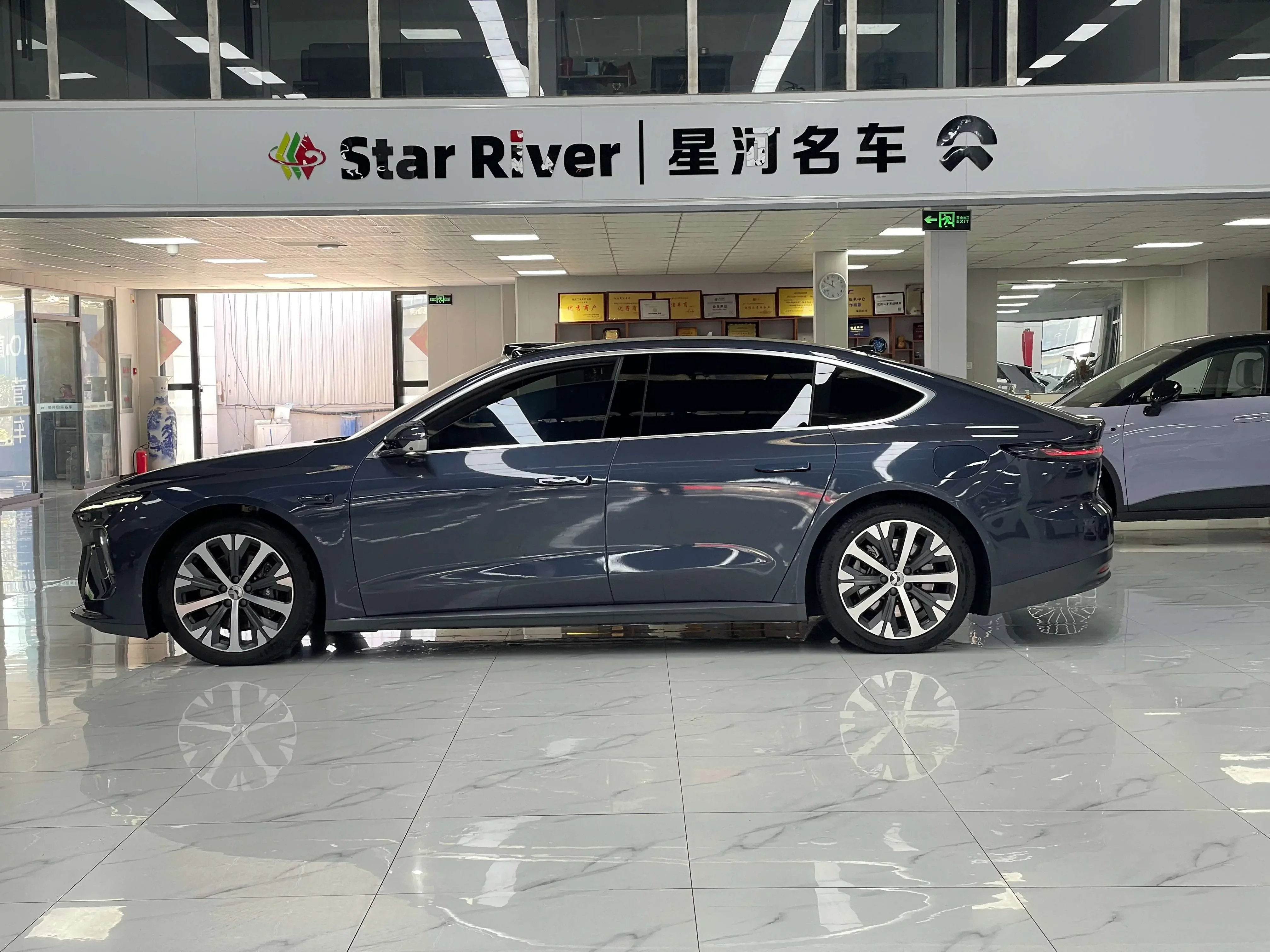 NIO ET7