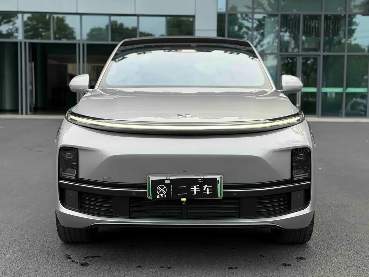 Lixiang L8