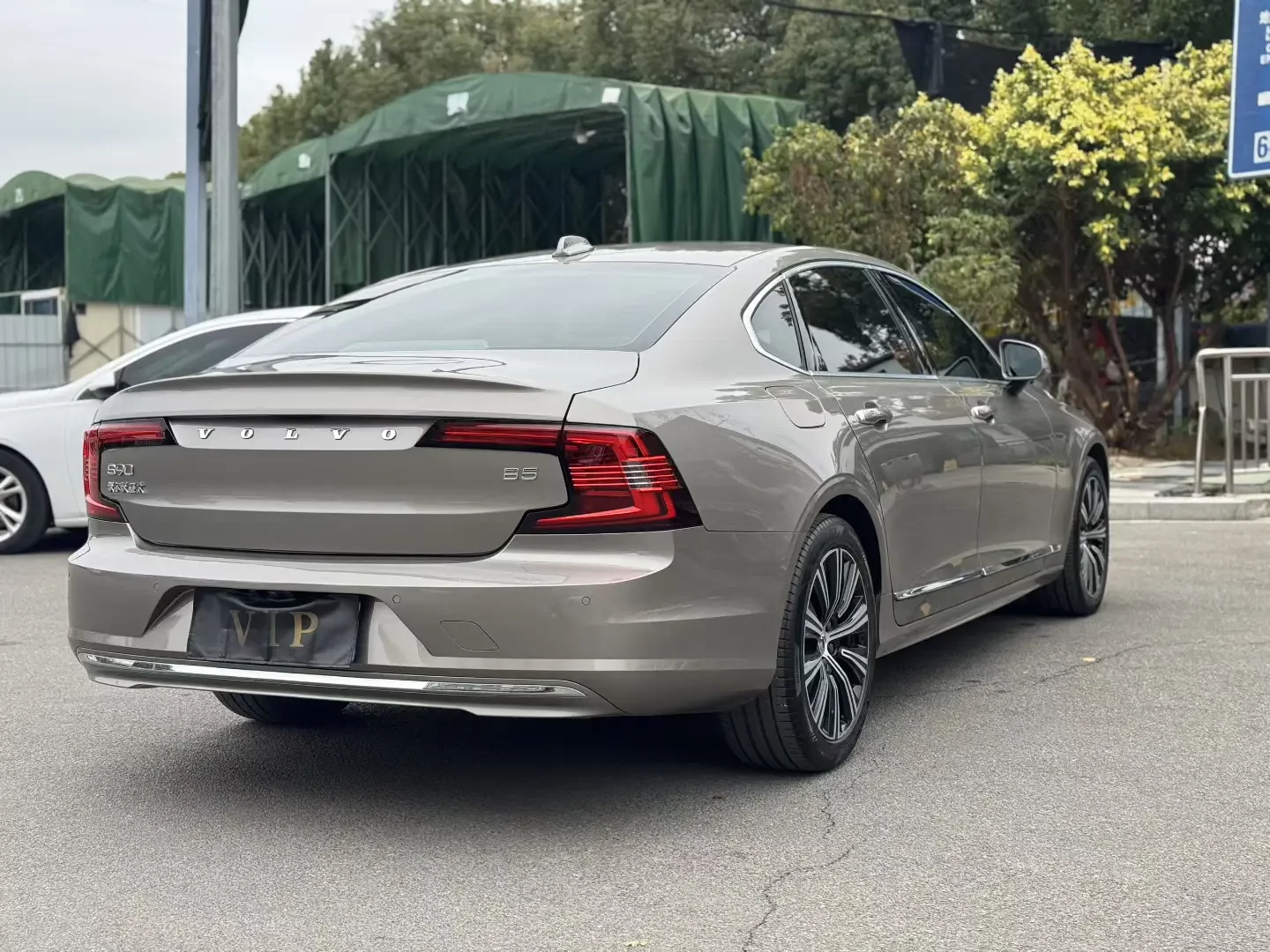 Volvo S90