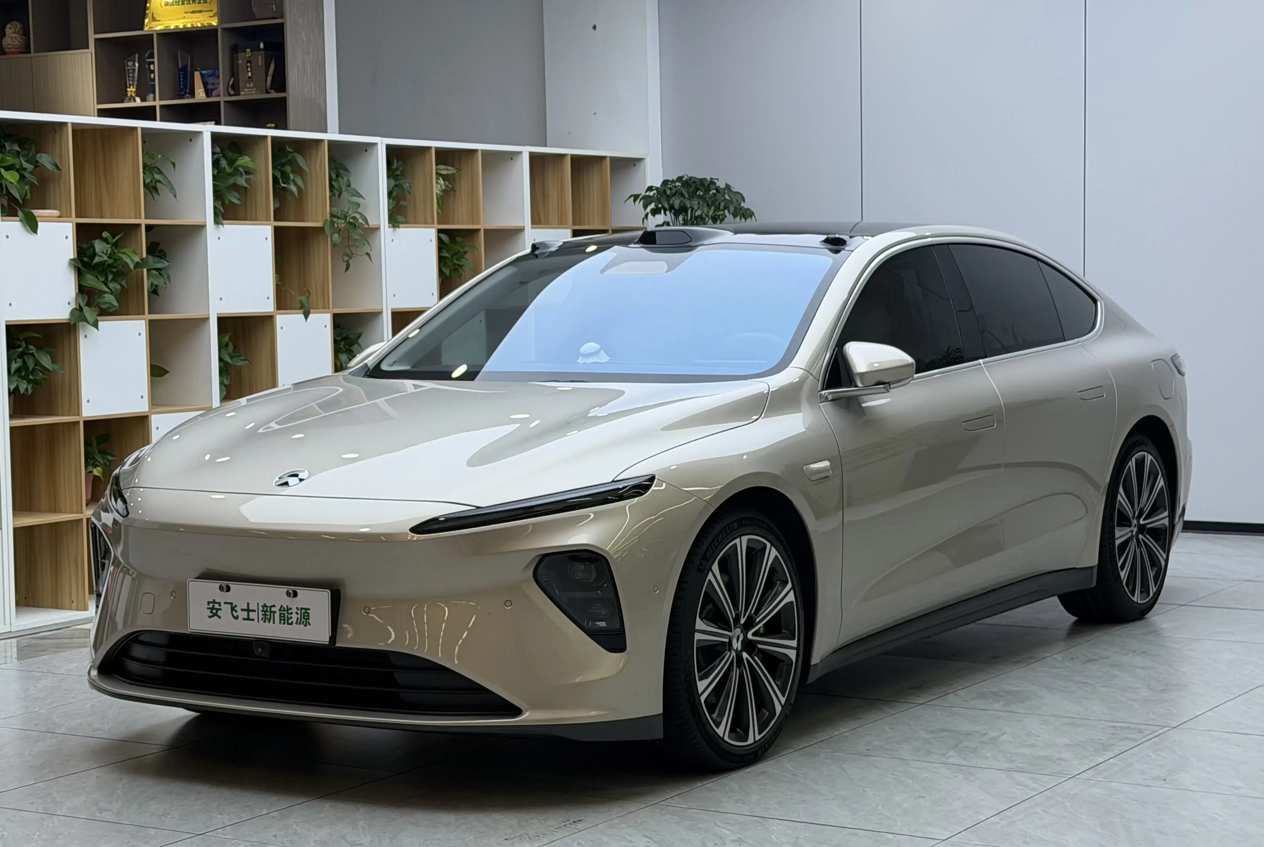 NIO ET7