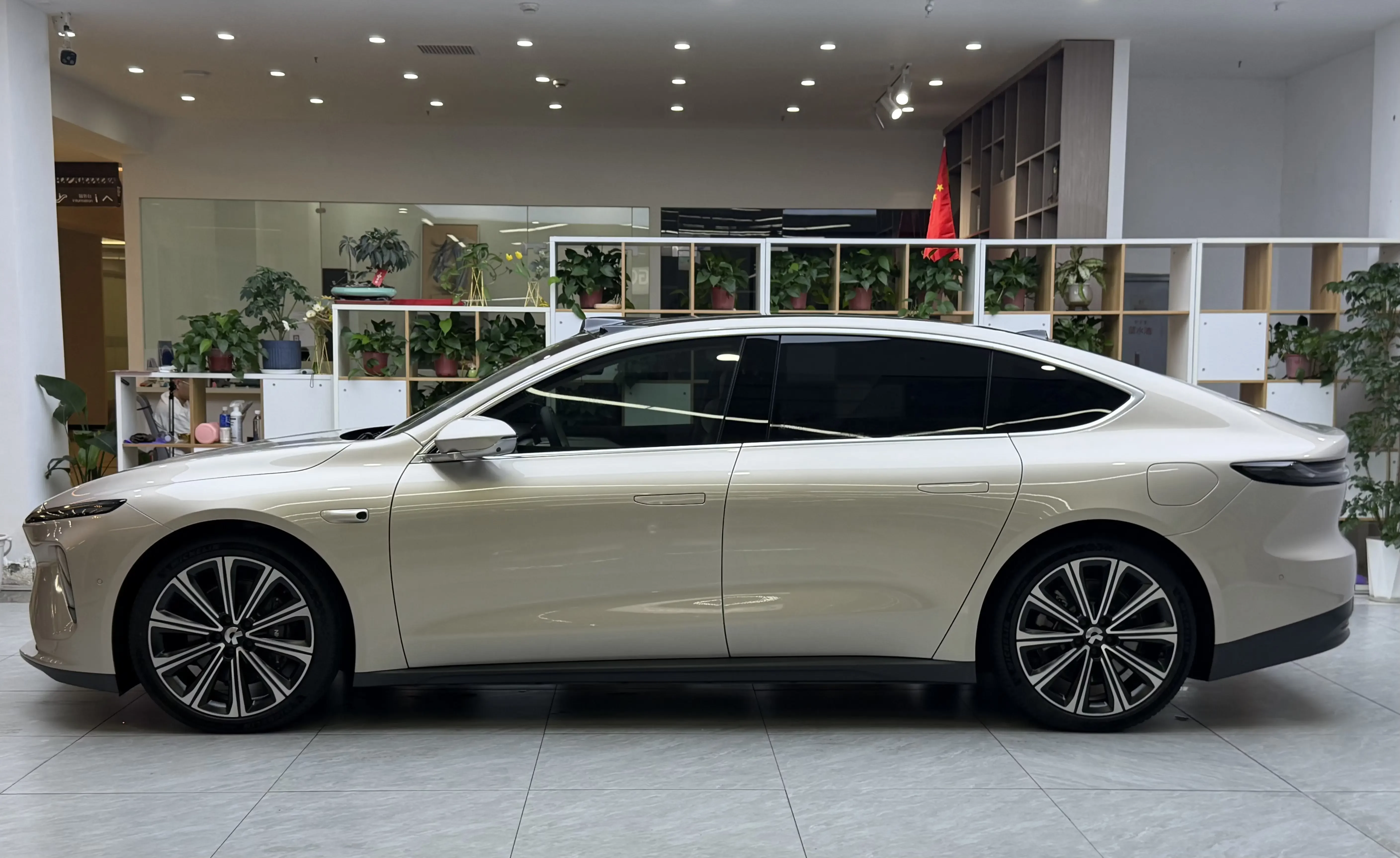 NIO ET7