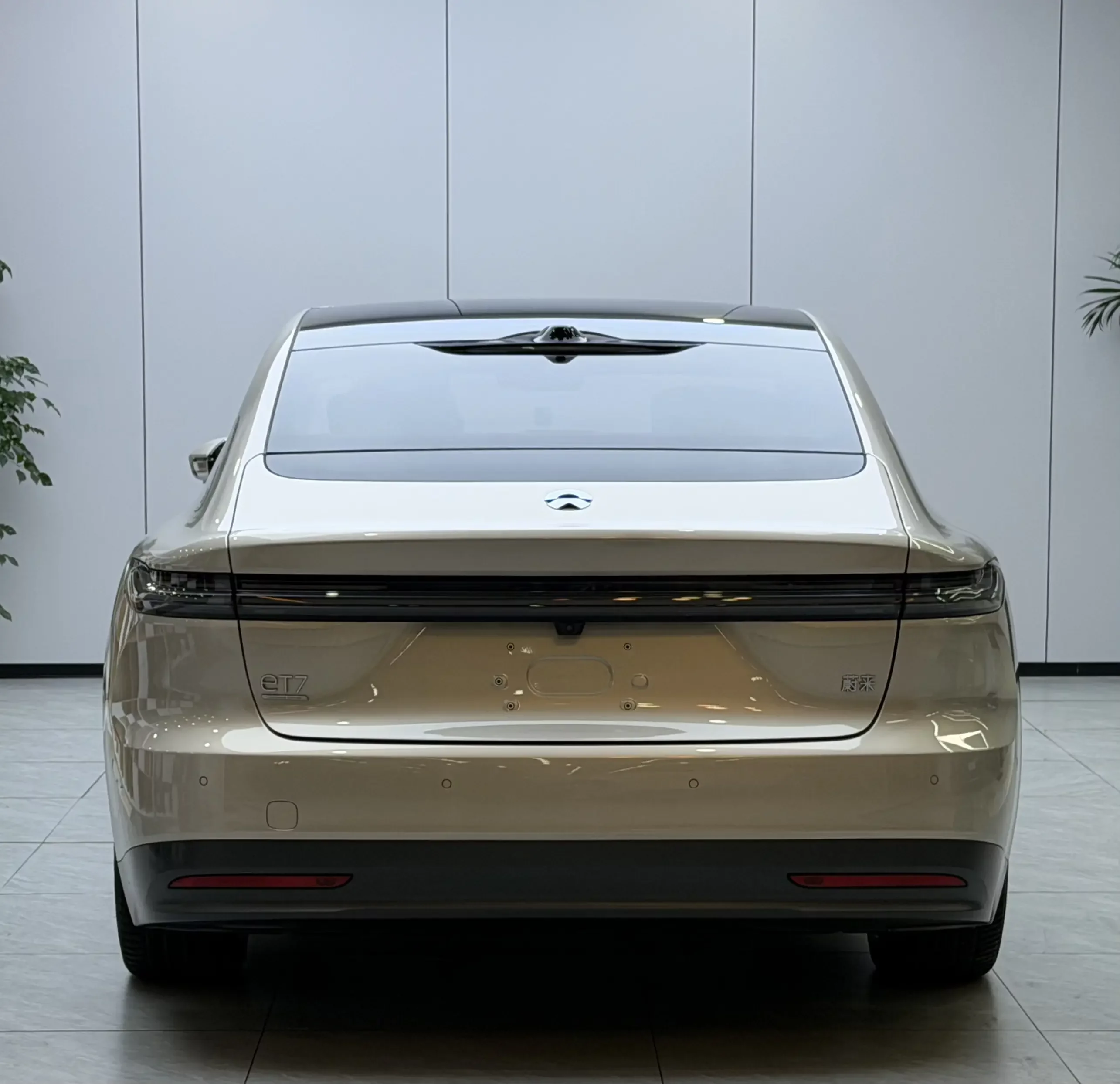 NIO ET7
