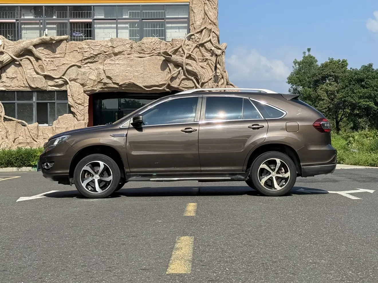 BYD S7
