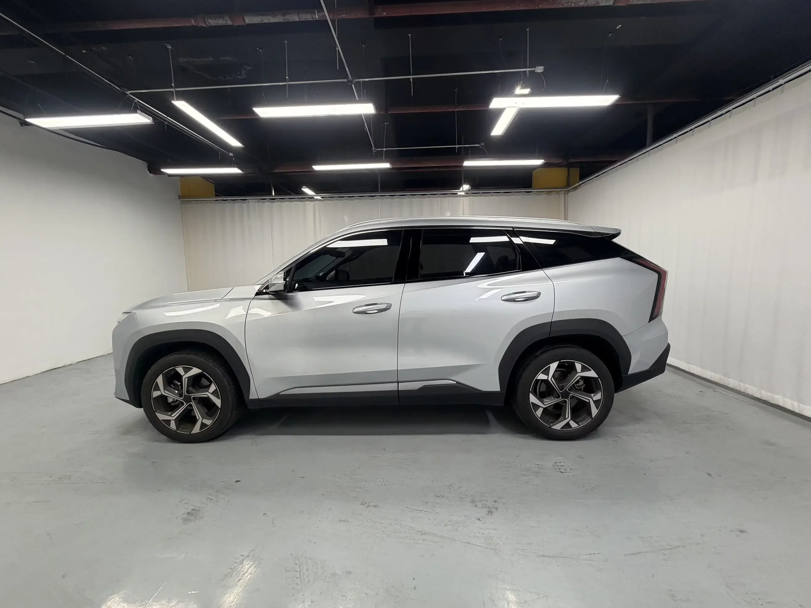 Geely Atlas L