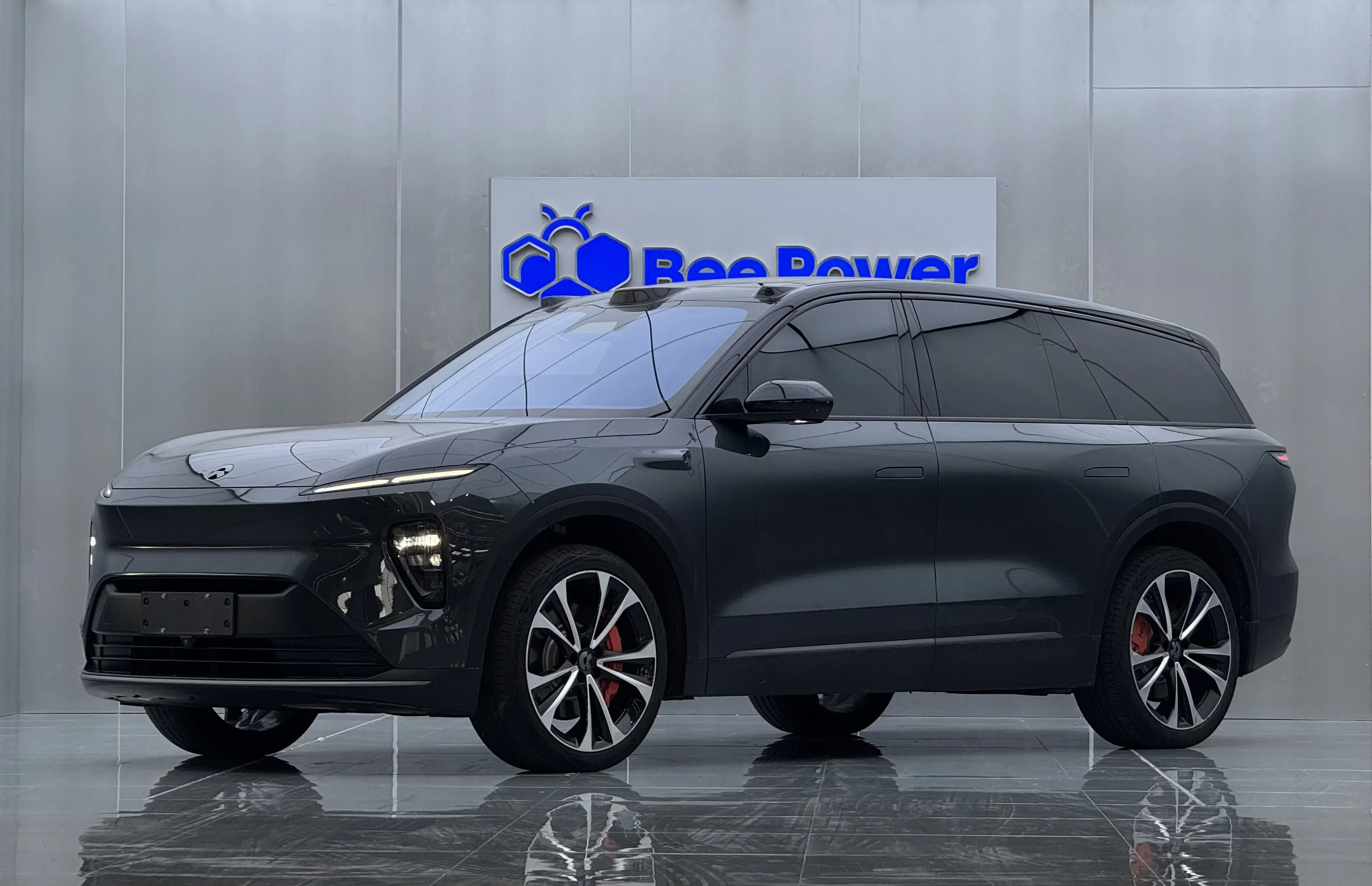 NIO ES8