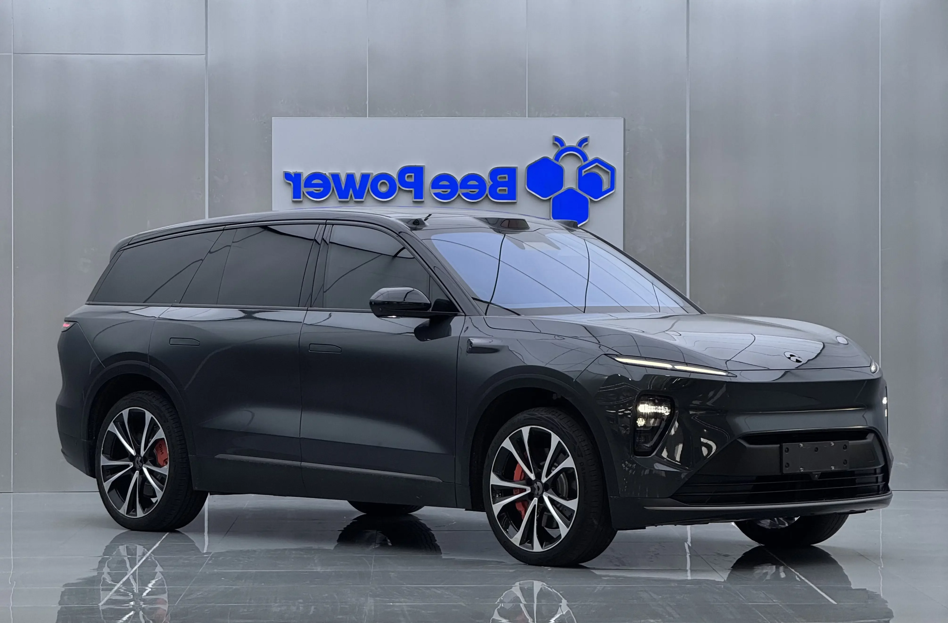 NIO ES8