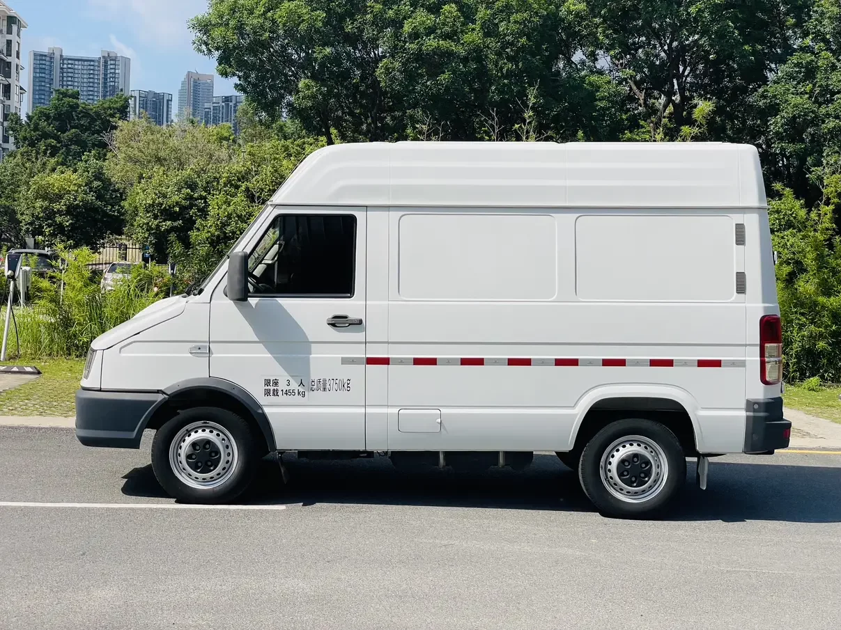 Iveco proud