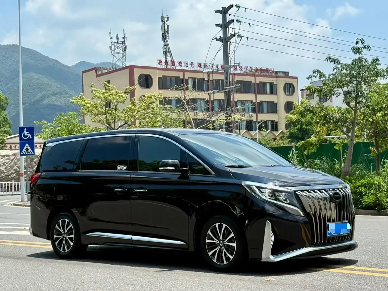 GAC Trumpchi M8