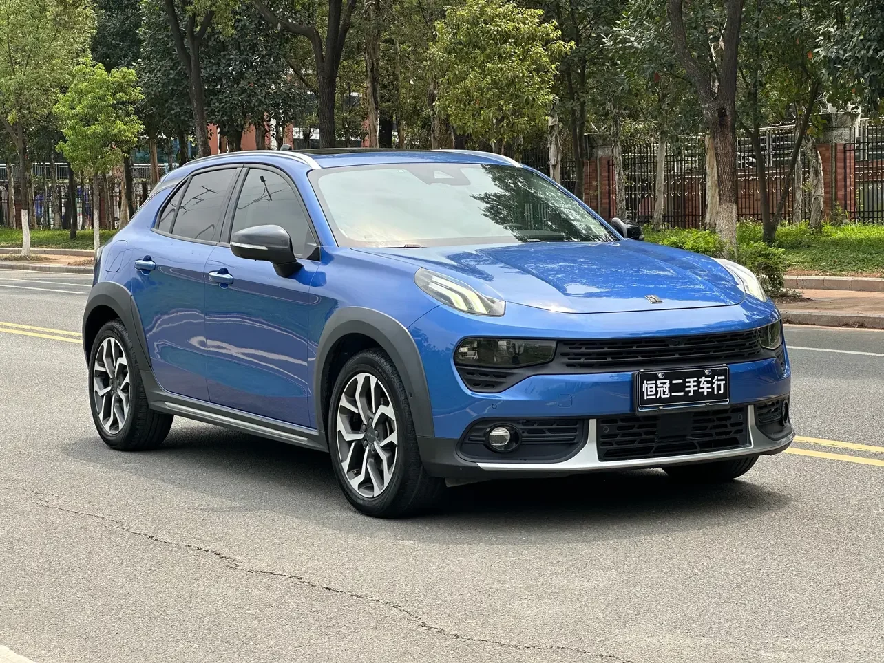 Lynk & Co 02