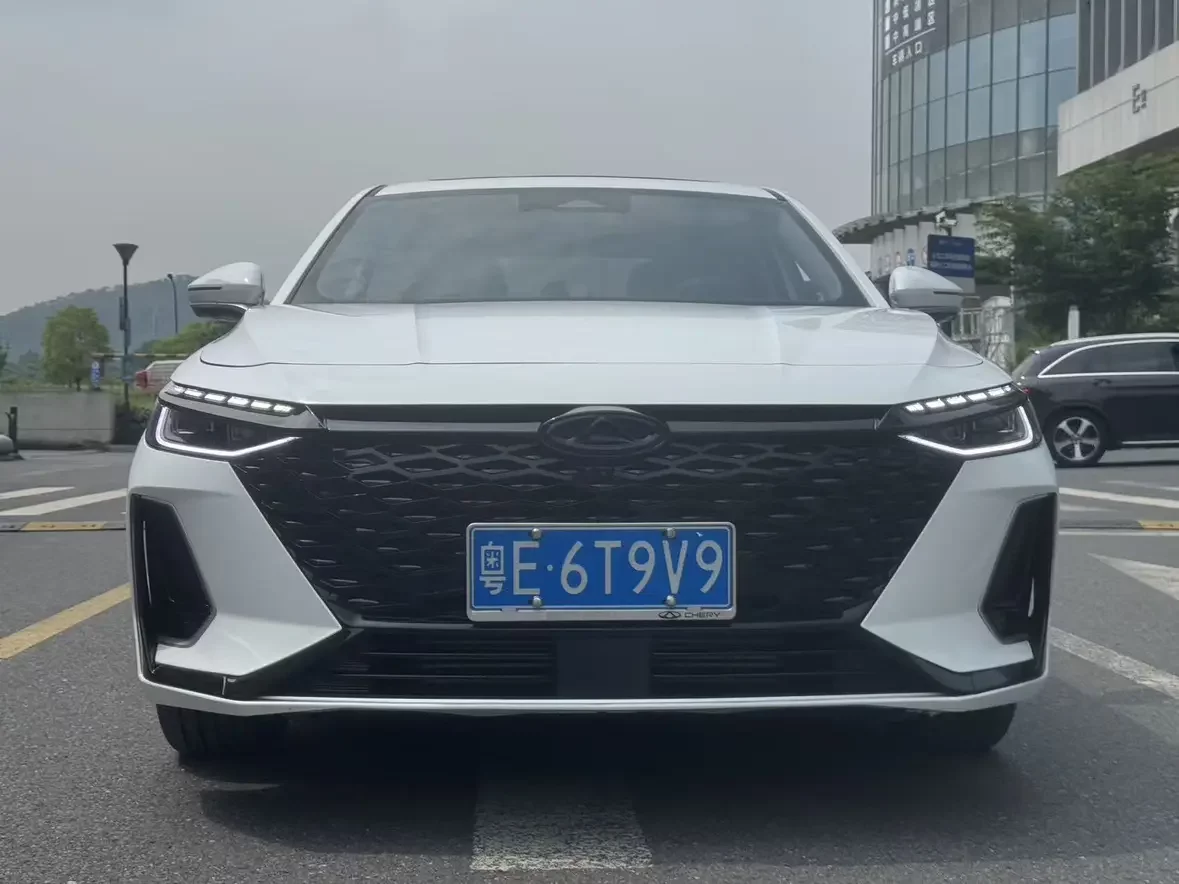 Chery Arrizo 8