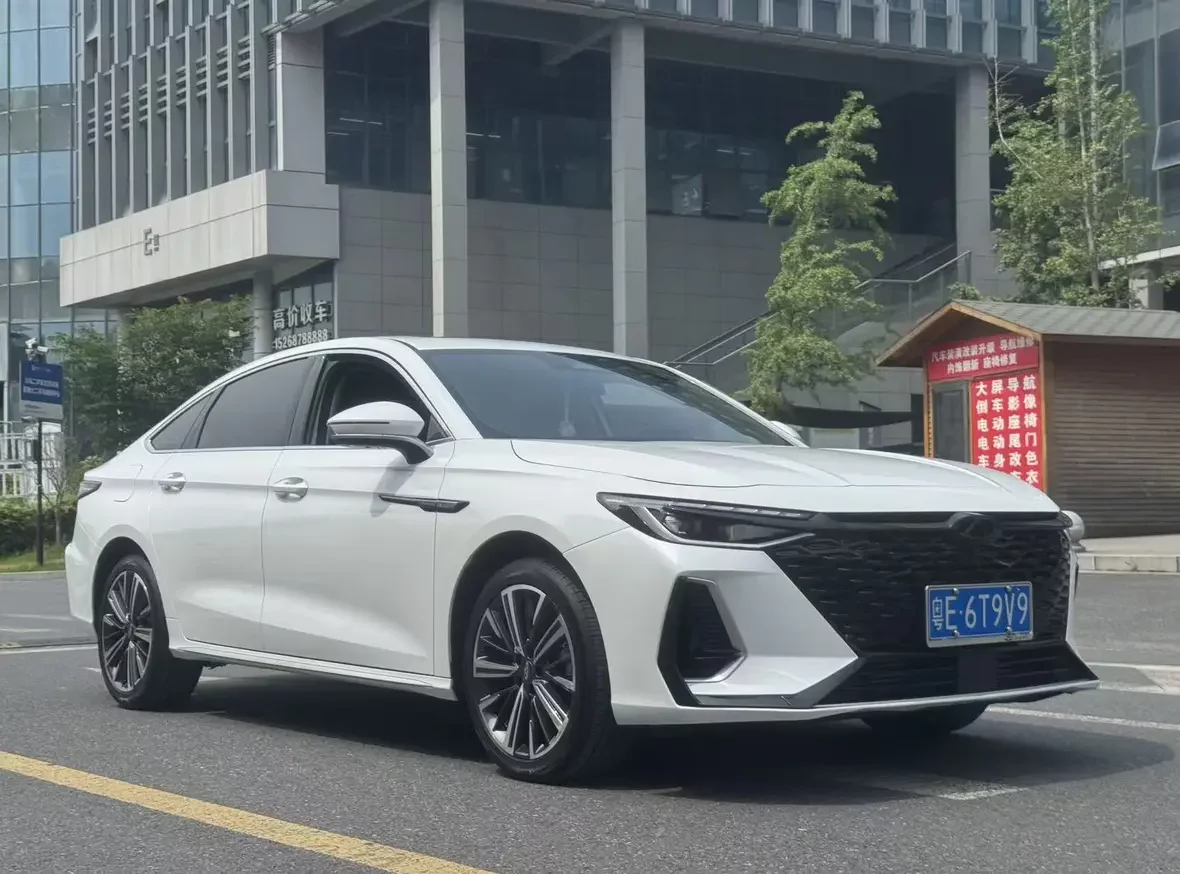 Chery Arrizo 8