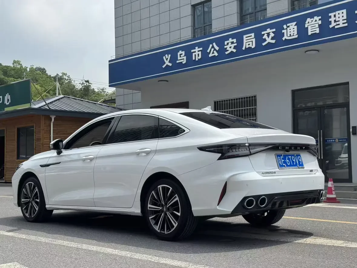 Chery Arrizo 8