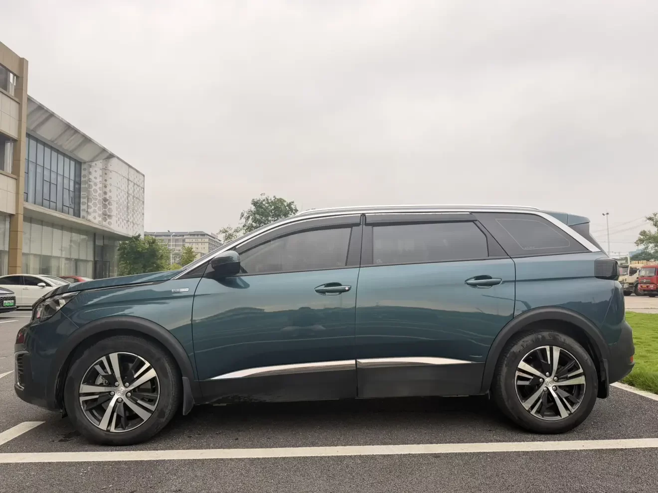 Peugeot 5008