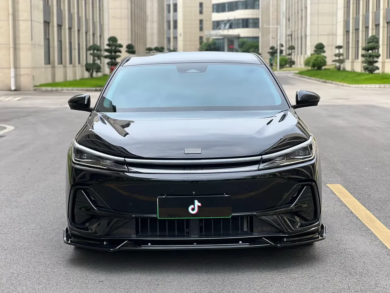 Geely Galaxy A7 EM
