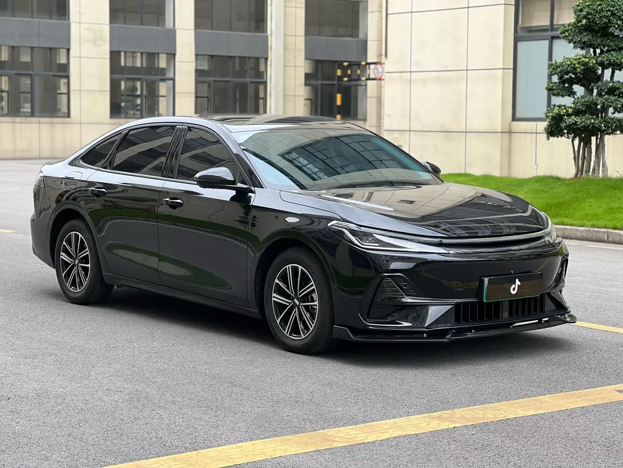 Geely Galaxy A7 EM