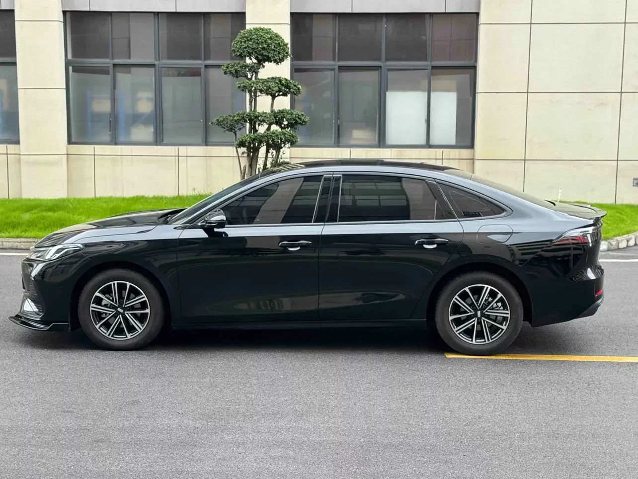 Geely Galaxy A7 EM