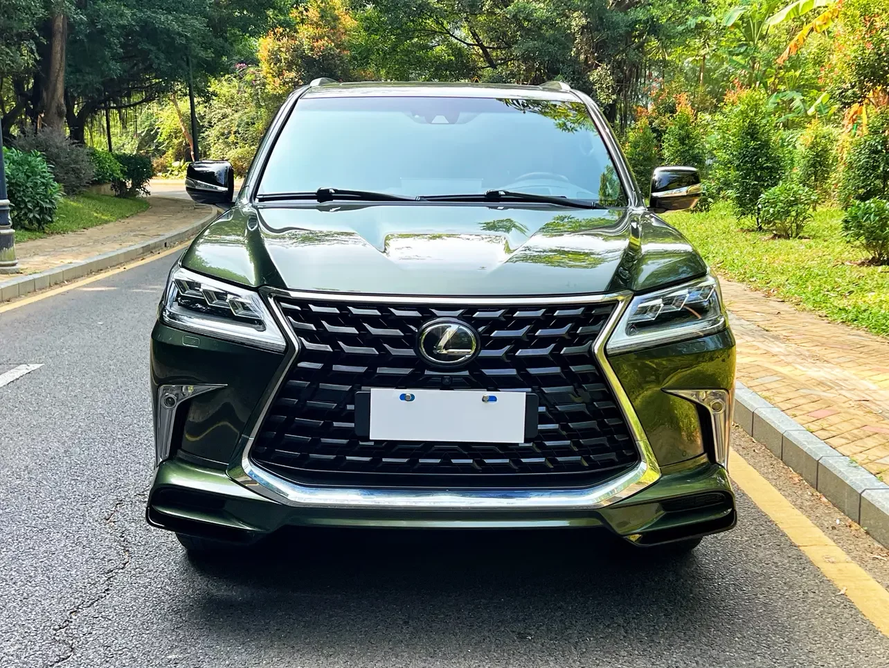 Lexus LX