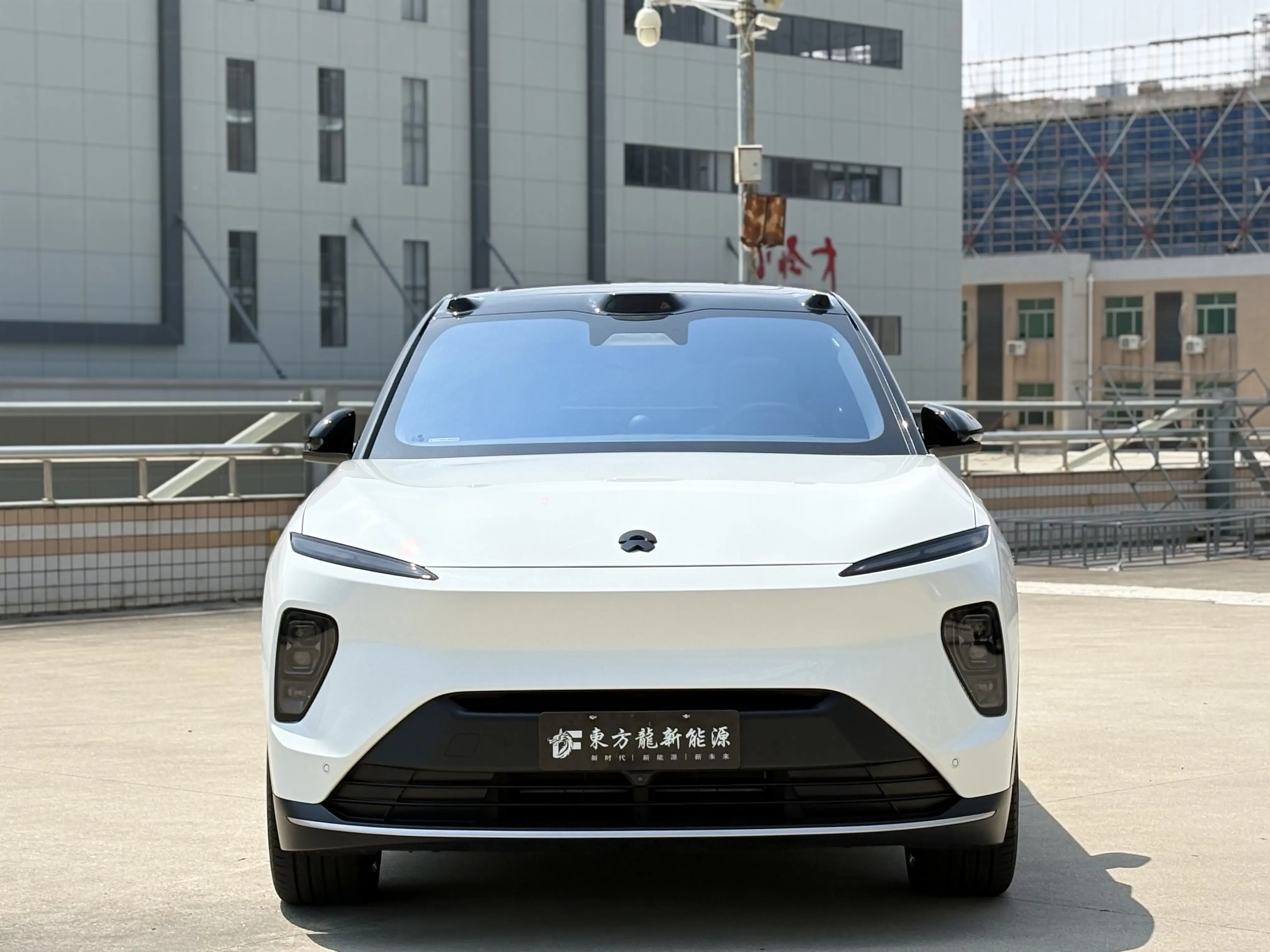 NIO ES8