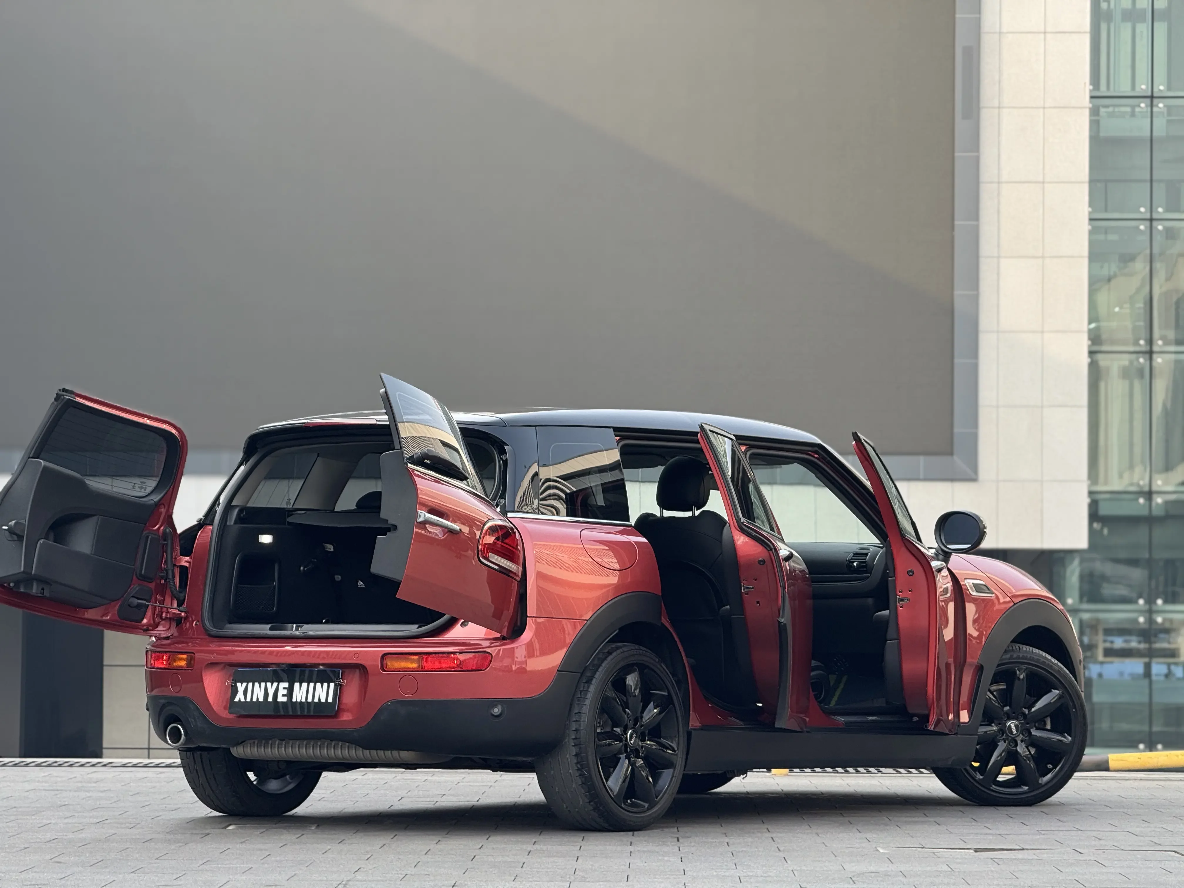 MINI CLUBMAN