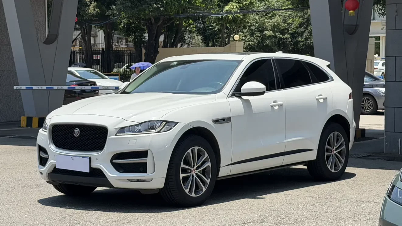 Jaguar F-PACE