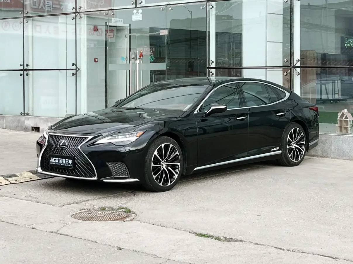Lexus LS