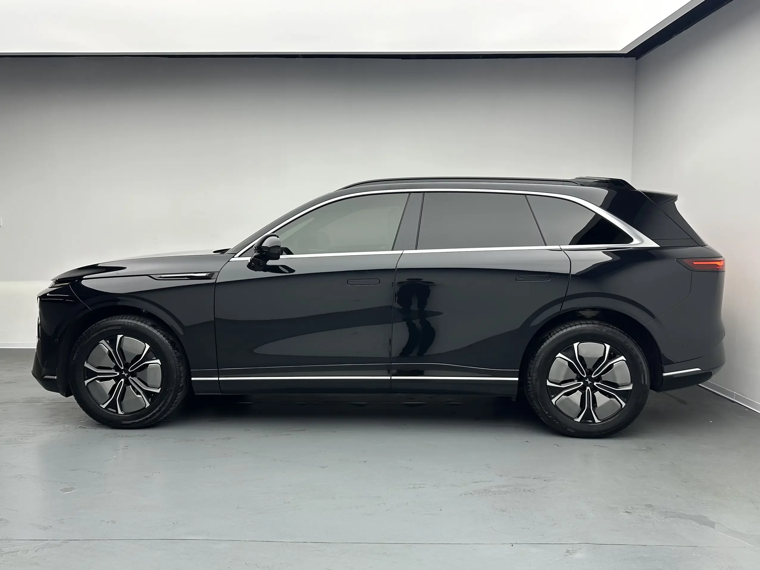 Xpeng G9