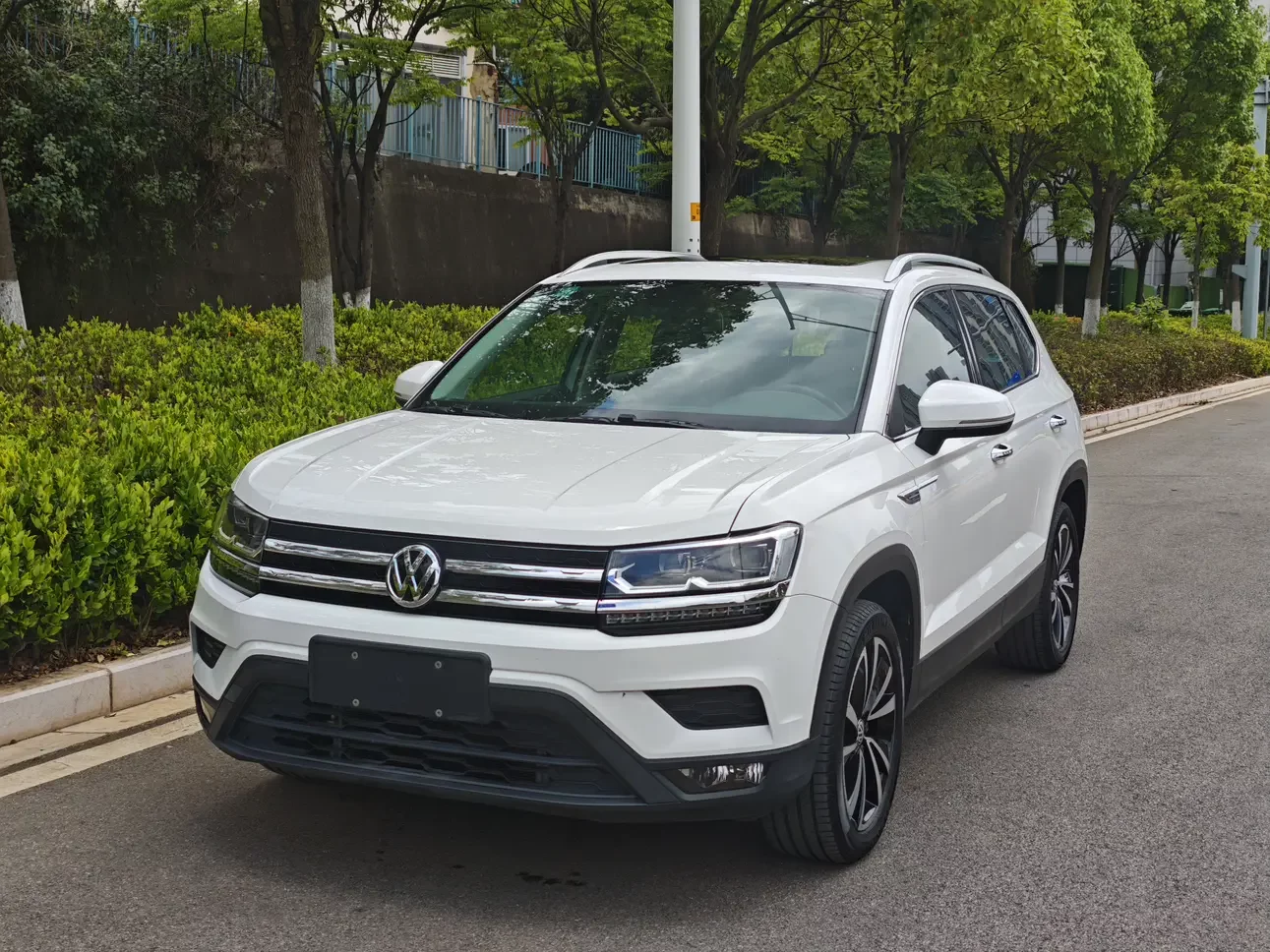 Volkswagen Tharu
