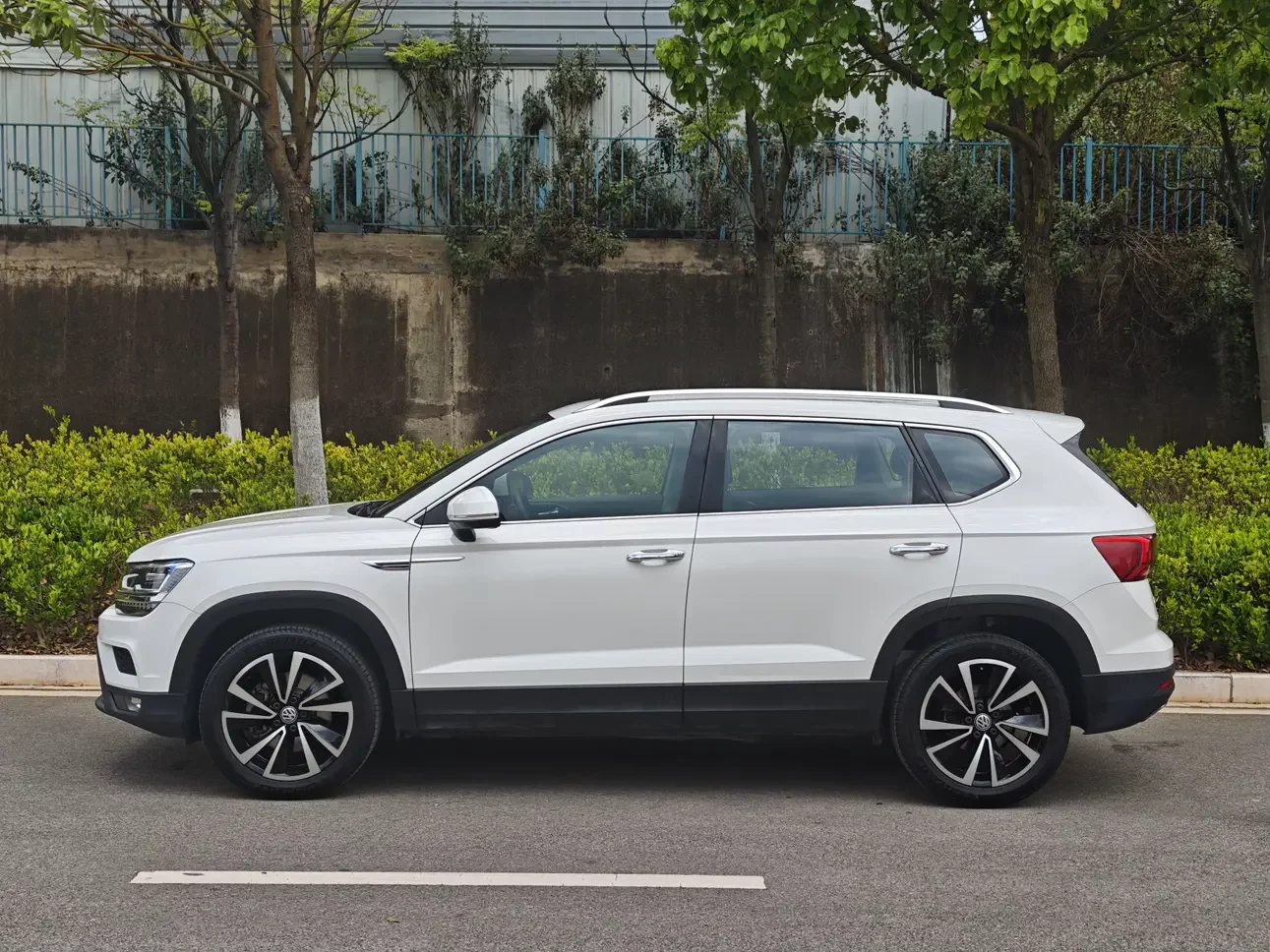 Volkswagen Tharu