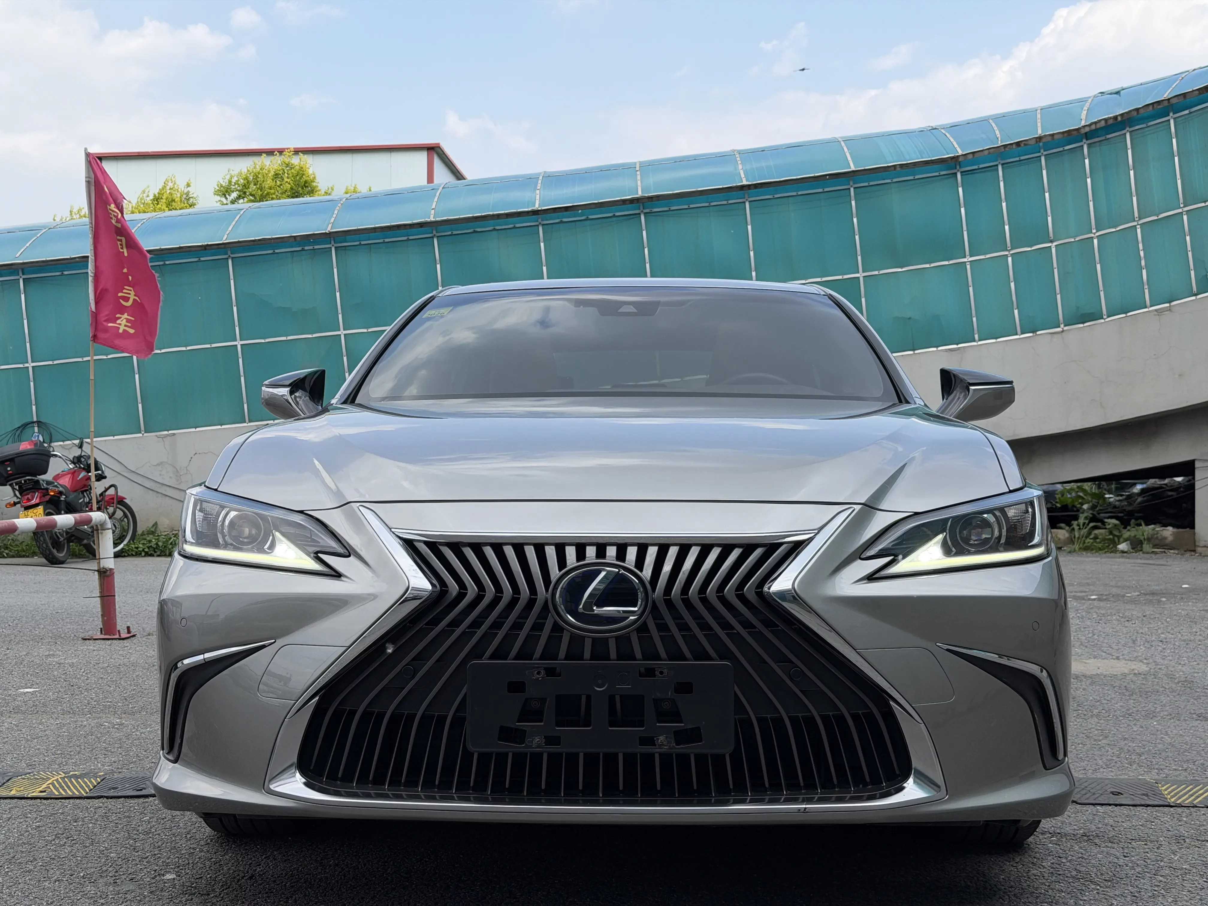 Lexus ES