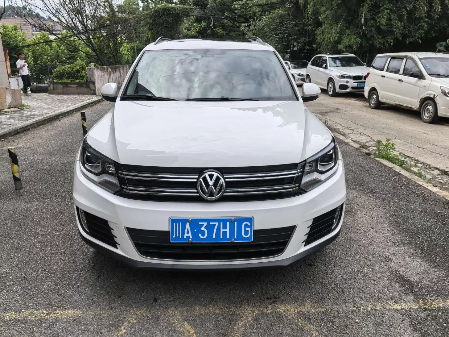 Volkswagen Tiguan (Tharu)